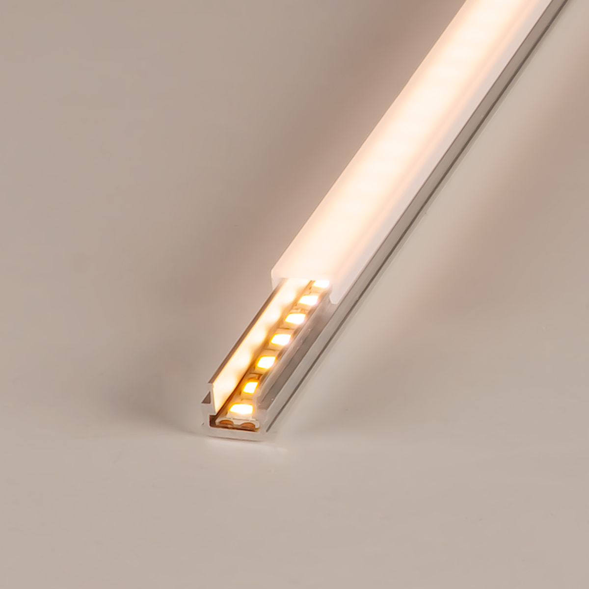 LED Aufbau U-Profil eloxiert 8 x 7,8mm opal 200cm 